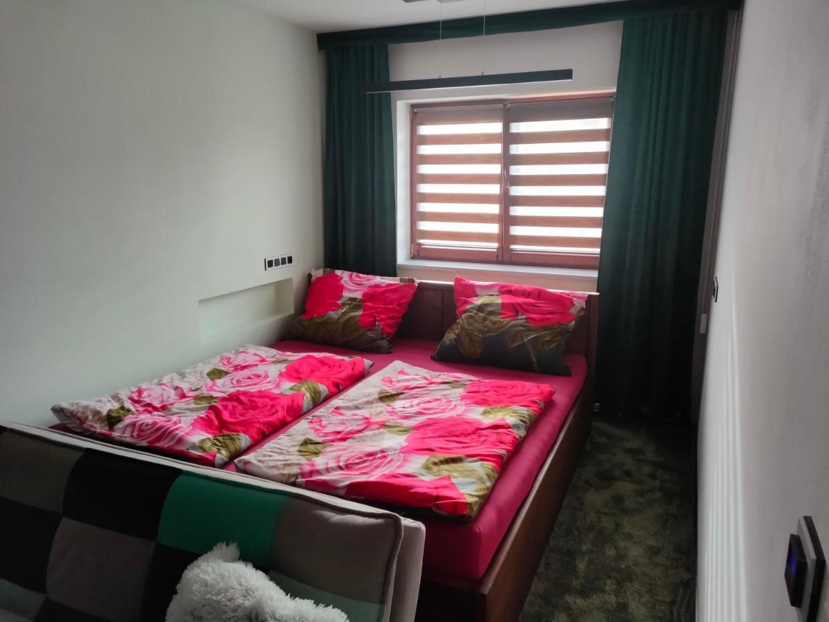 Apartman Uprostred Trojuhelniku Praha - Karlovy Vary - Plzen Kolesovice Dış mekan fotoğraf